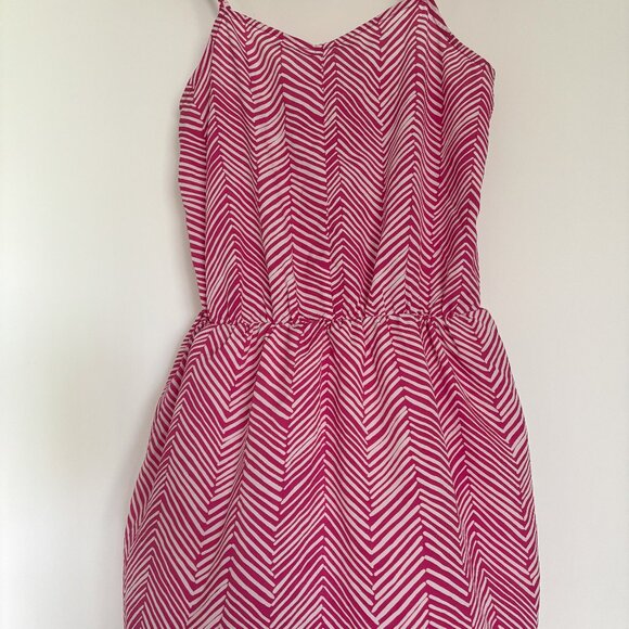 Beautiful Chevron pattern Dress - Picture 1 of 4